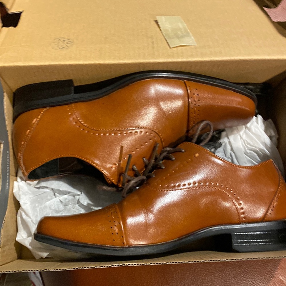 Shoes, Dress shoes Boys brown (cognac) size 2M immaculate condition